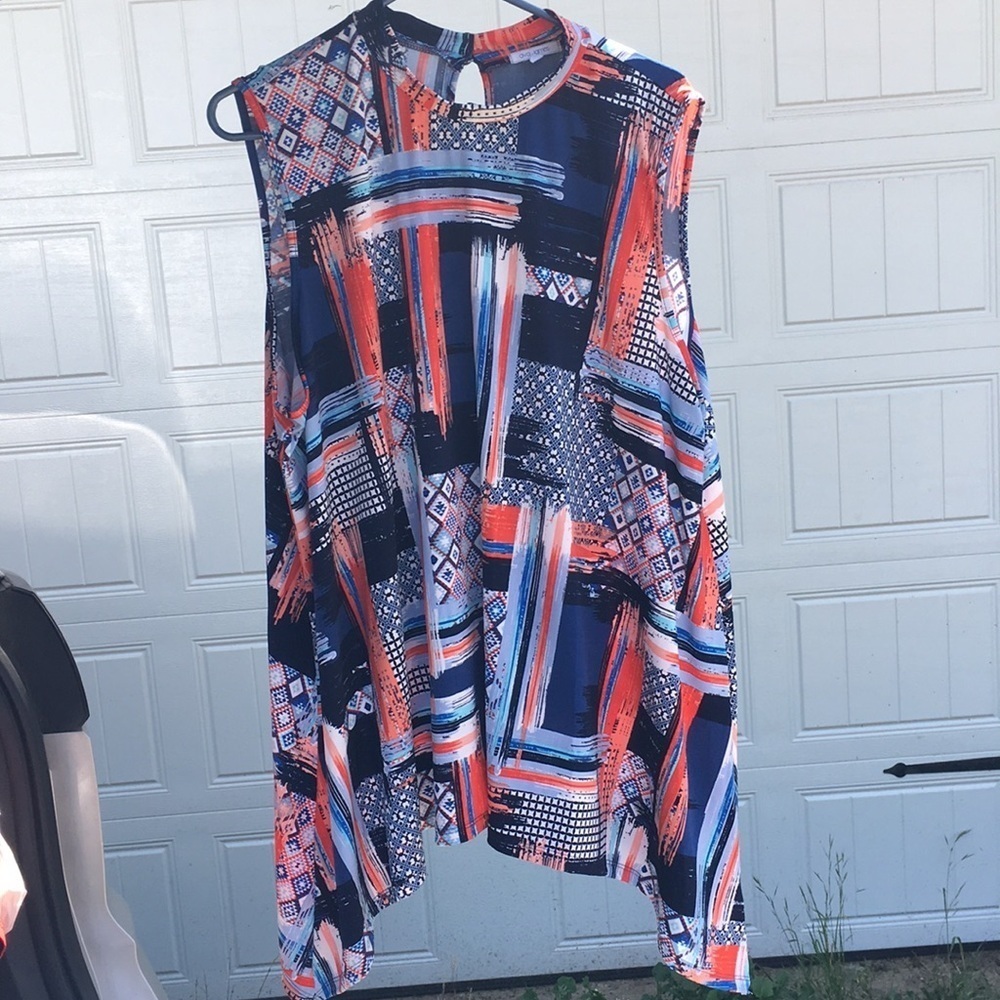 Abstract Ava James Flowy beautiful tank top in 3x - Picture 4 of 5